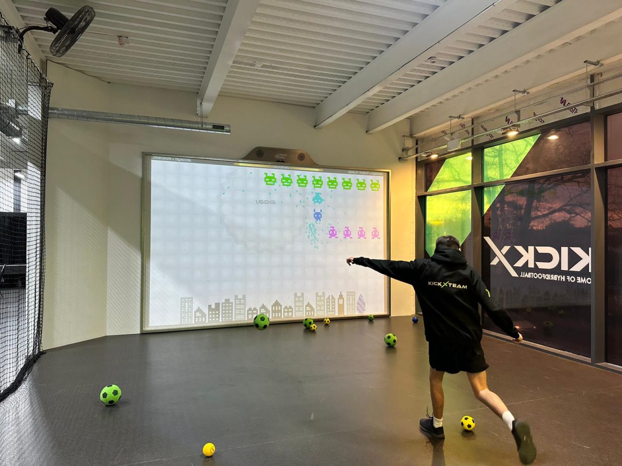 Play indoor football all-weather pitch